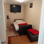 Mala Zabka *