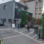 Mala Zabka *