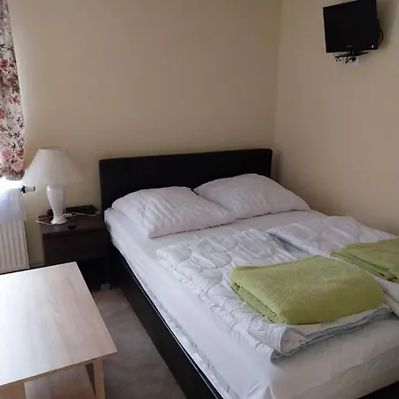 Отель Mala Zabka Крыница-Морска